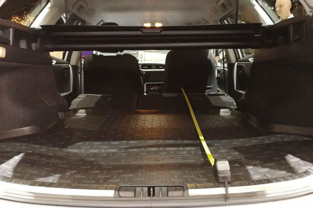 What Size Mattress Fits in a Lexus RX 350?