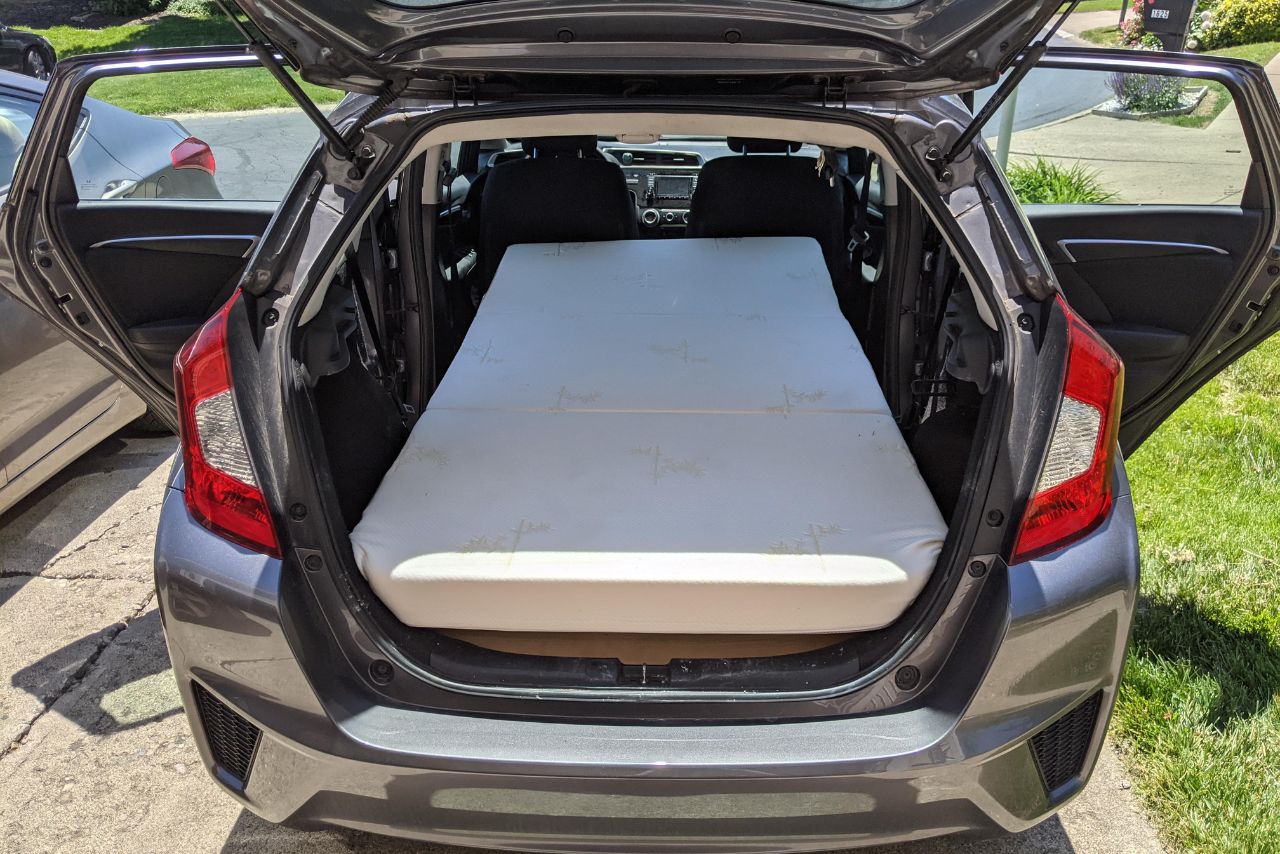 can twin mattress fit in honda city